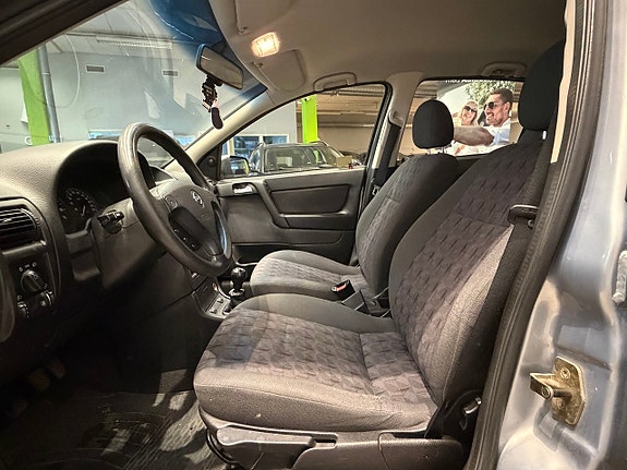 Opel Astra 6 of 9