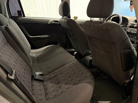 Opel Astra 8 of 9