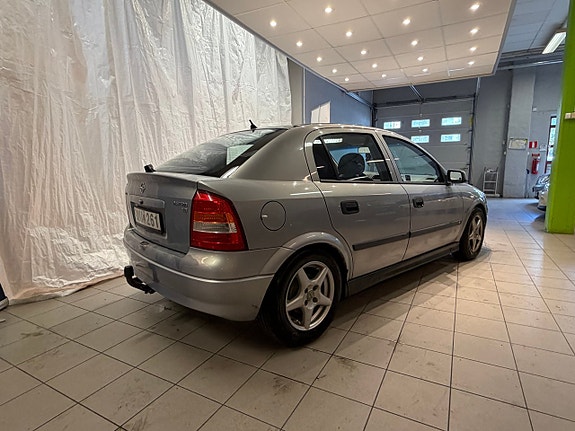 Opel Astra 3 of 9