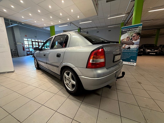 Opel Astra 4 of 9