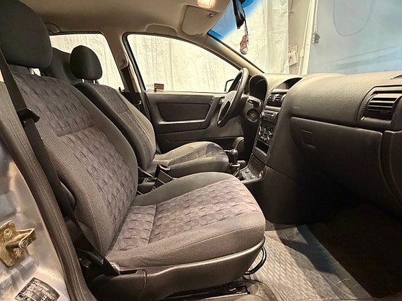 Opel Astra 7 of 9
