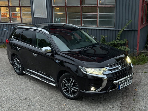 Mitsubishi Outlander 2 of 14
