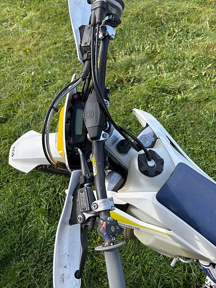 Husqvarna TE 250 i 7 of 7