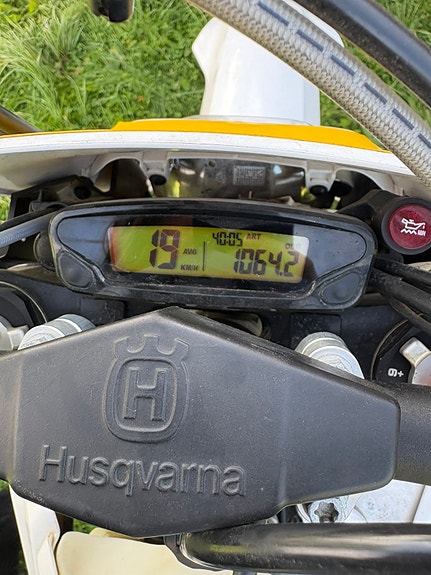 Husqvarna TE 250 i 2 of 7