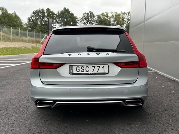 Volvo V90 10 of 22