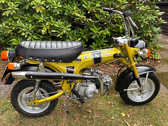 Honda ST 70 Dax 2 of 3