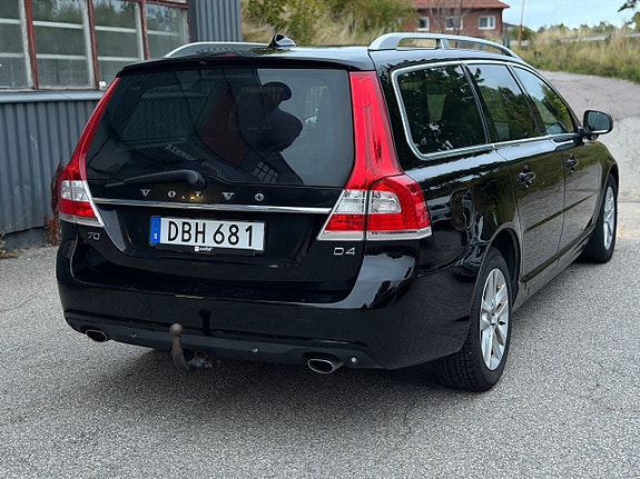 Volvo V70 4 of 11