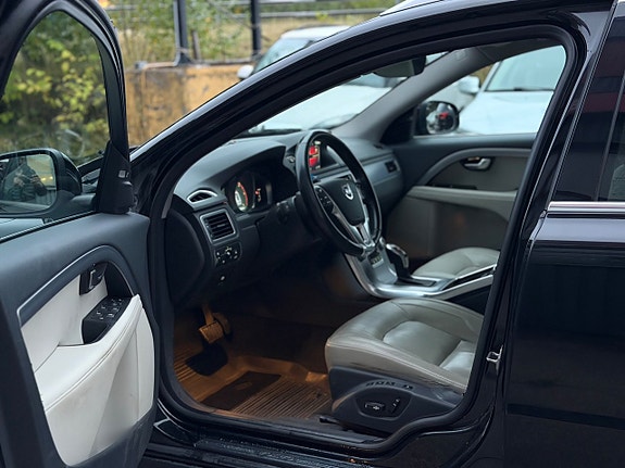 Volvo V70 6 of 11