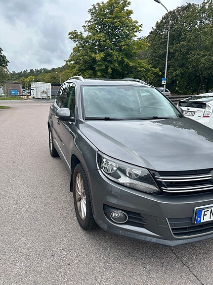 Volkswagen Tiguan 2 of 13