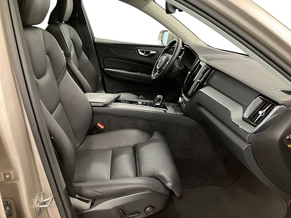 Volvo XC60 6 of 16