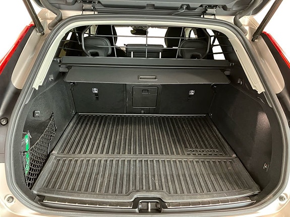 Volvo XC60 15 of 16