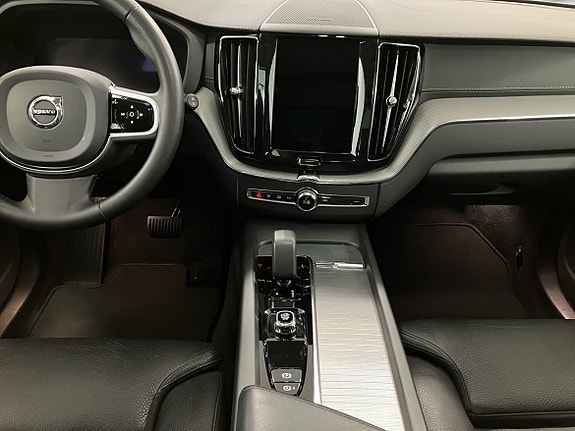 Volvo XC60 14 of 16