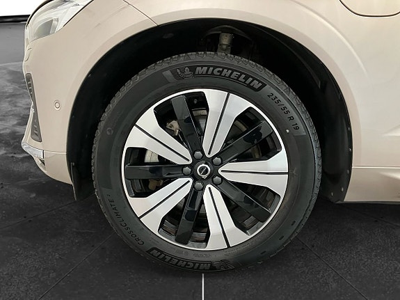 Volvo XC60 11 of 16