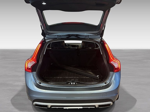 Volvo V60 Cross Country 15 of 16