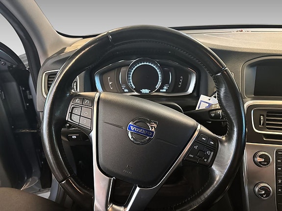 Volvo V60 Cross Country 10 of 16