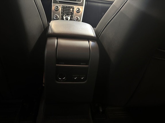 Volvo V60 Cross Country 13 of 16