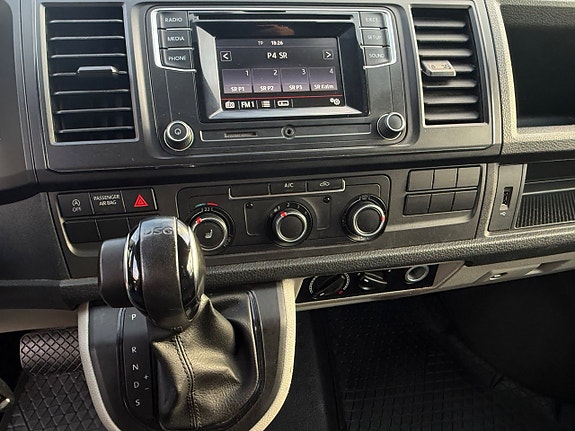 Volkswagen Transporter 13 of 21