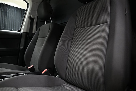 Volkswagen Caddy Maxi 21 of 28