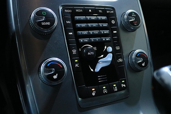 Volvo V70 10 of 19