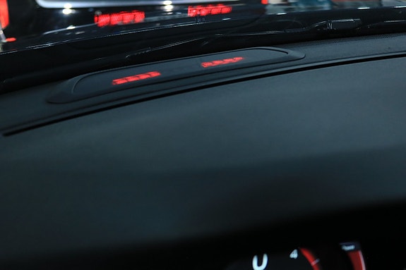Volvo V70 11 of 19