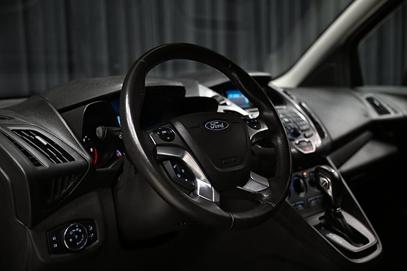 Ford Transit Connect 16 of 27