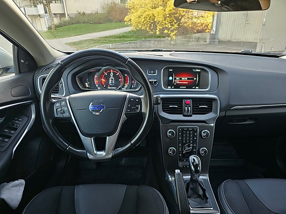 Volvo V40 6 of 7