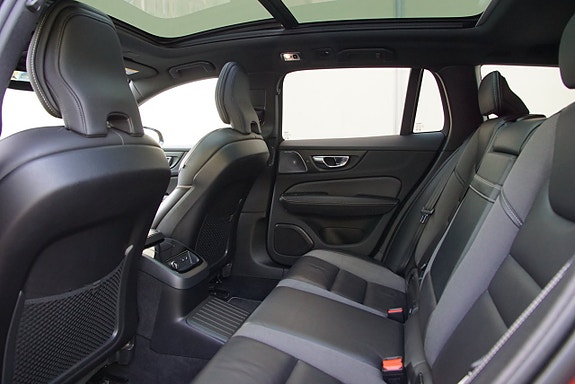 Volvo V60 14 of 30