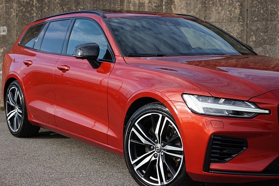 Volvo V60 2 of 30