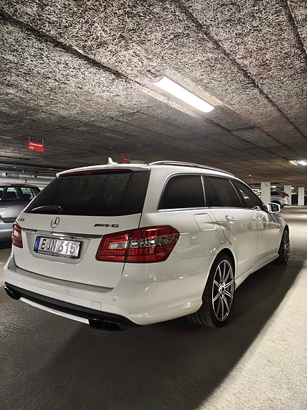 Mercedes-Benz E63 2 of 10