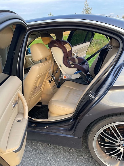 BMW 325i 3 of 10