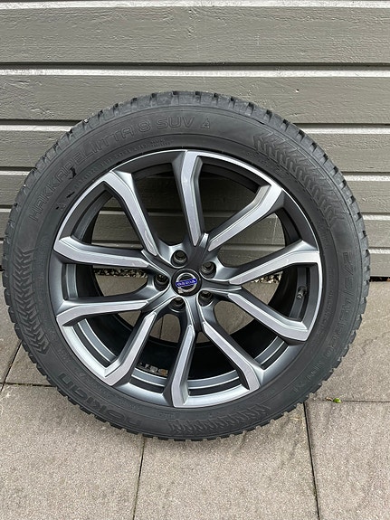 Volvo XC90 13 of 13