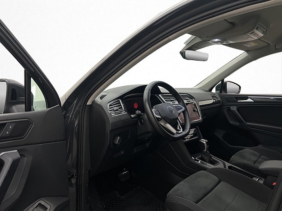 Volkswagen Tiguan 8 of 28