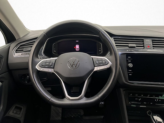 Volkswagen Tiguan 10 of 28