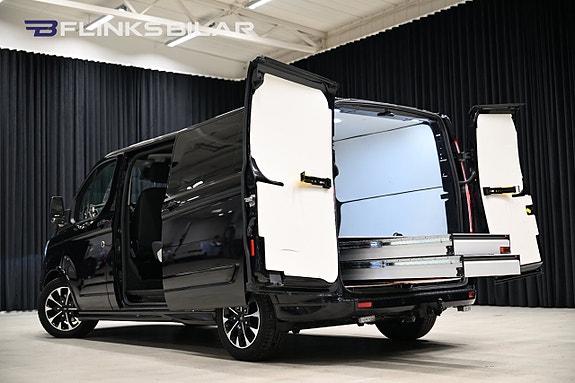 Ford Transit Custom 13 of 30
