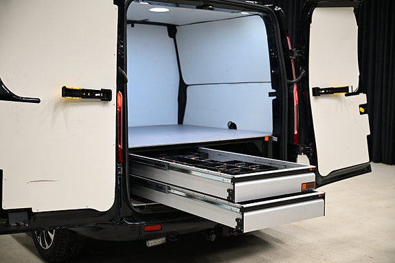 Ford Transit Custom 16 of 30