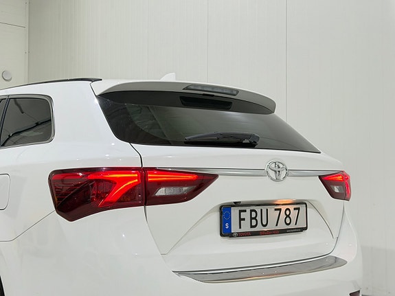 Toyota Avensis 4 of 17