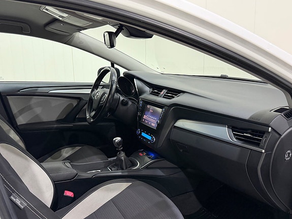 Toyota Avensis 12 of 17