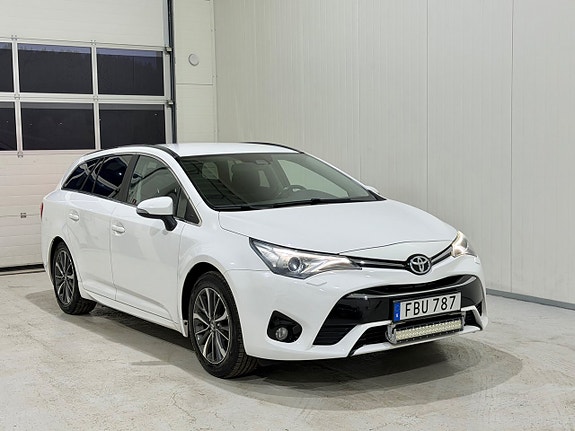 Toyota Avensis 7 of 17