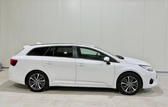 Toyota Avensis 6 of 17