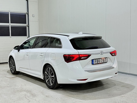 Toyota Avensis 3 of 17