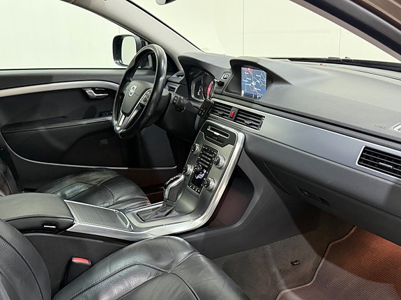Volvo XC70 12 of 18