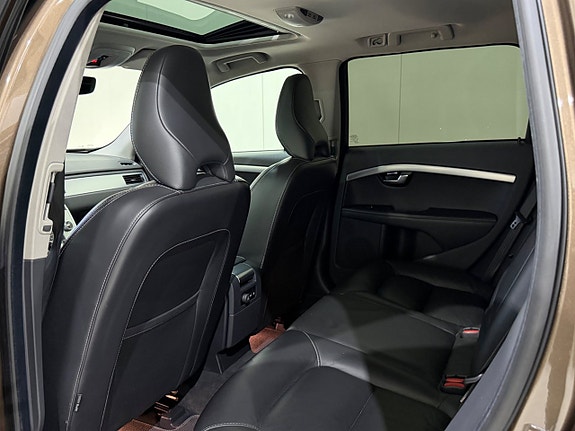 Volvo XC70 11 of 18