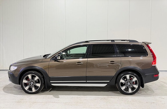 Volvo XC70 2 of 18