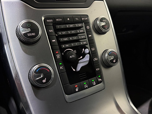 Volvo XC70 15 of 18