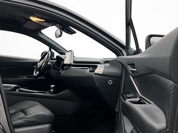 Toyota C-HR 13 of 30