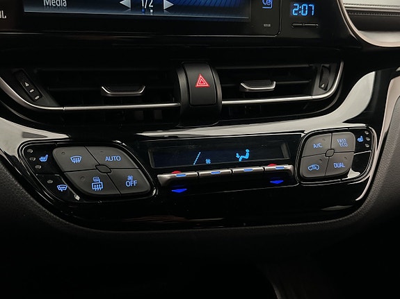 Toyota C-HR 24 of 30