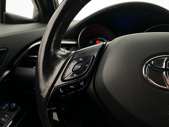 Toyota C-HR 26 of 30