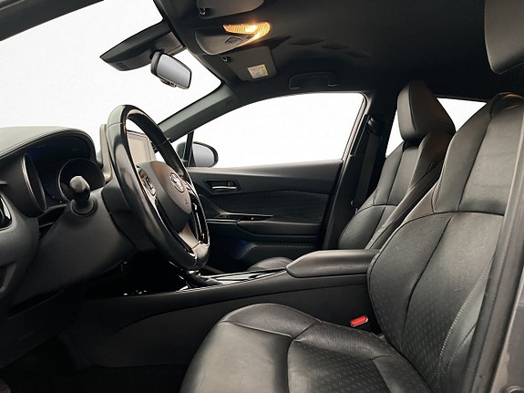 Toyota C-HR 18 of 30