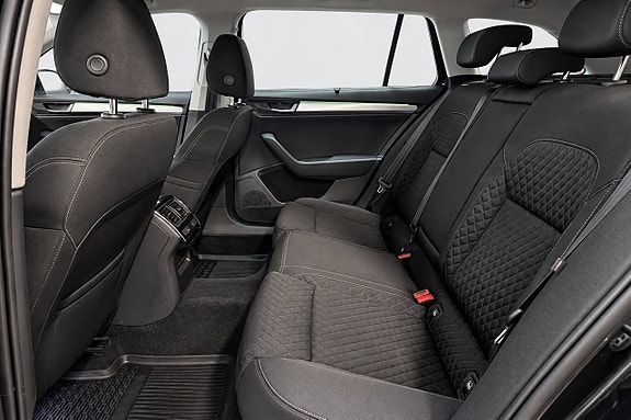 Skoda Superb 13 of 26