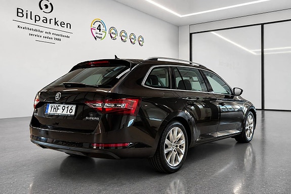 Skoda Superb 2 of 26